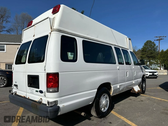 2014 Ford Econoline Cargo Commercial with VIN 1FTNS2EWXEDA65012, listed as a Copart auction lot 55211795 with 181,271 mi miles and Clean Title. Bid and sale history available at carsss.com. Image 3.