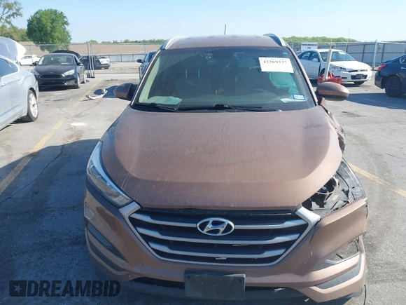 2017 Hyundai Tucson SE z VIN KM8J33A47HU485803, wystawiony jako IAAI lot #42269337 z przebiegiem 96 541 mil mil oraz . Historia ofert i sprzedaży dostępna na DreamBid. Obrazek 12.