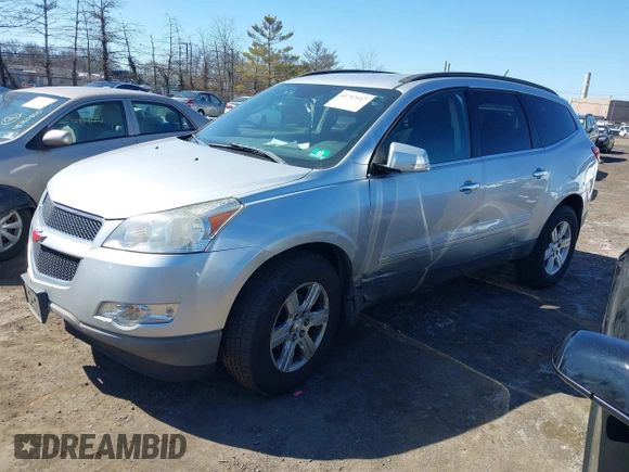 2012 Chevrolet Traverse 1LT z VIN 1GNKVGED3CJ230085, wystawiony jako IAAI lot #41752517 z przebiegiem 166 330 mil mil oraz . Historia ofert i sprzedaży dostępna na DreamBid. Obrazek 2.