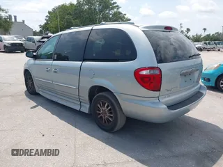 2002 Chrysler Town & Country Limited with VIN 2C8GP64L52R609030, listed as a IAAI auction lot 42222410 with 117,613 mi miles and . Bid and sale history available at DreamBid. Image 3.