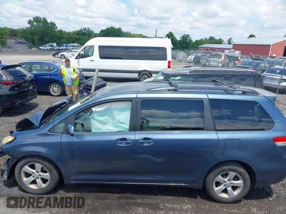 2013 Toyota Sienna LE AAS with VIN 5TDKK3DC5DS362403, listed as a IAAI auction lot 42632024 with 133,234 mi miles and . Bid and sale history available at DreamBid. Image 14.