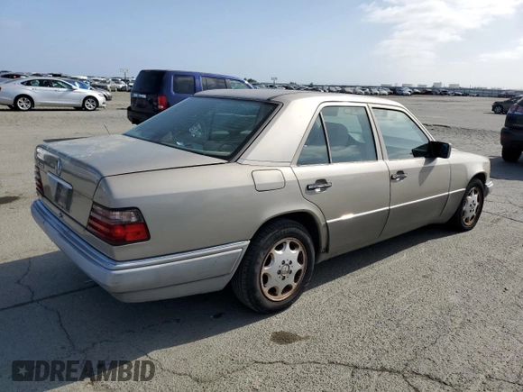 1994 Mercedes-Benz E Class with VIN WDBEA32E2RC119398, listed as a Copart auction lot 54427825 with 277,850 mi miles and Clean Title. Bid and sale history available at carsss.com. Image 3.