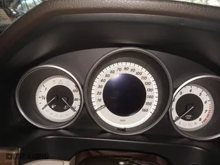2016 Mercedes-Benz E-Class E 350 Sport with VIN WDDHF5KBXGB197373, listed as a IAAI auction lot 41415077 with 111,399 mi miles. Bid and sale history available at carsss.com. Image 7.