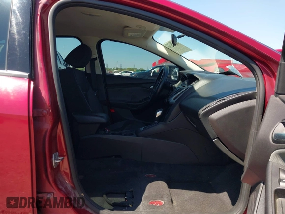 2014 Ford Focus SE with VIN 1FADP3F22EL171416, listed as a IAAI auction lot 41982150 with 130,782 mi miles. Bid and sale history available at carsss.com. Image 5.