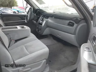 2007 Chevrolet Suburban LT with VIN 1GNFC16007R231427, listed as a IAAI auction lot 40995668 with 168,691 mi miles and . Bid and sale history available at DreamBid. Image 5.