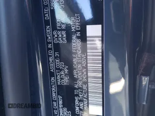 2024 Volvo XC60 Recharge Plug-In Hybrid Ultimate Dark Theme with VIN YV4H60DMXR1918017, listed as a Copart auction lot 87790825 with 5,123 mi miles and Salvage Title. Bid and sale history available at carsss.com. Image 13.