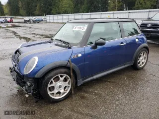 2004 MINI Cooper Hardtop S with VIN WMWRE33434TD88211, listed as a Copart auction lot 52199975 with 0 mi miles and Clean Title. Bid and sale history available at carsss.com. Image 1.