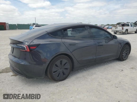 2024 Tesla Model 3 z VIN 5YJ3E1EA8RF749228, wystawiony jako Copart lot #54073925 z przebiegiem 5 369 mil mil oraz Szkoda całkowita • Salvage title. Historia ofert i sprzedaży dostępna na DreamBid. Obrazek 3.