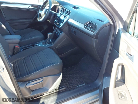 2022 Volkswagen Tiguan S with VIN 3VV1B7AX4NM109232, listed as a IAAI auction lot 41719121 with 35,485 mi miles. Bid and sale history available at carsss.com. Image 5.