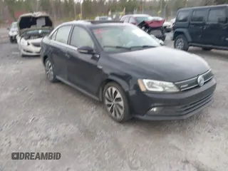 2015 Volkswagen Jetta Sedan Hybrid SEL Premium with VIN 3VW637AJXFM314288, listed as a IAAI auction lot 41715001 with 152,484 mi miles. Bid and sale history available at carsss.com. Image 1.