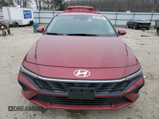 2024 Hyundai Elantra SEL z VIN KMHLM4DG8RU733639, wystawiony jako Copart lot #48573805 z przebiegiem 8 128 mil mil oraz Szkoda całkowita • Salvage title. Historia ofert i sprzedaży dostępna na DreamBid. Obrazek 5.