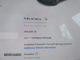 2020 Tesla Model 3 Long Range z VIN 5YJ3E1EB0LF600098, wystawiony jako IAAI lot #41071258 z przebiegiem 149 939 mil mil oraz . Historia ofert i sprzedaży dostępna na DreamBid. Obrazek 16.