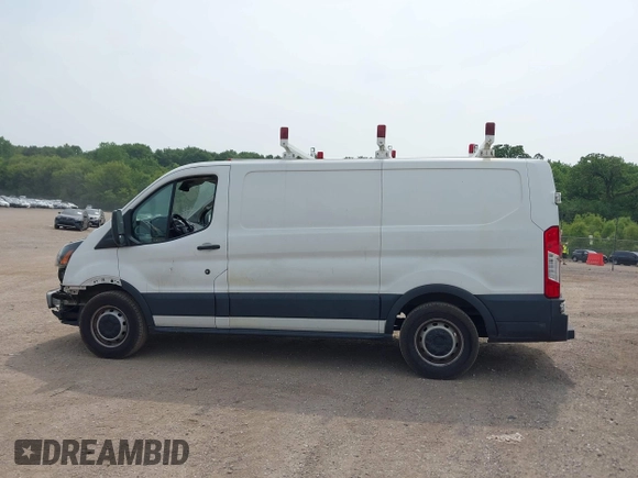 2017 Ford Transit с VIN 1FTYE1ZMXHKB53162, выставлен на аукционе IAAI как лот 42413355 с пробегом 146 599 миль миль и . История ставок и продаж доступна на DreamBid. Изображение 15.