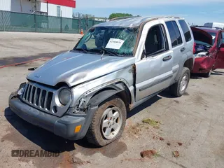 2007 Jeep Liberty Sport z VIN 1J4GL48KX7W539150, wystawiony jako IAAI lot #42104035 z przebiegiem 222 021 mil mil oraz . Historia ofert i sprzedaży dostępna na DreamBid. Obrazek 2.