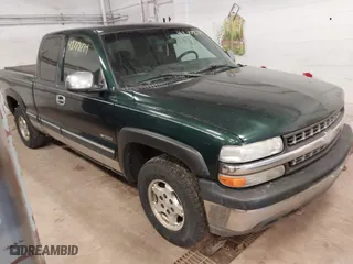2002 Chevrolet Silverado 1500 LT with VIN 1GCEK19T12E239193, listed as a IAAI auction lot 41778784 with 231,623 mi miles. Bid and sale history available at carsss.com. Image 1.