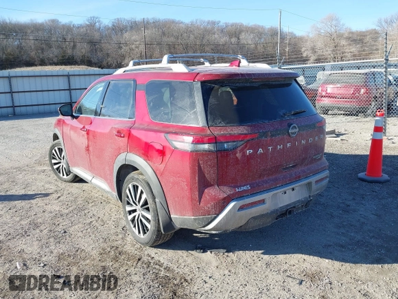2024 Nissan Pathfinder Platinum z VIN 5N1DR3DJ1RC205331, wystawiony jako IAAI lot #41460658 z przebiegiem 22 980 mil mil oraz . Historia ofert i sprzedaży dostępna na DreamBid. Obrazek 3.