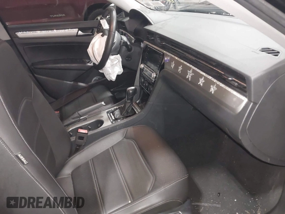2021 Volkswagen Passat SE z VIN 1VWSA7A39MC001401, wystawiony jako IAAI lot #42019308 z przebiegiem 82 203 mil mil oraz . Historia ofert i sprzedaży dostępna na DreamBid. Obrazek 5.