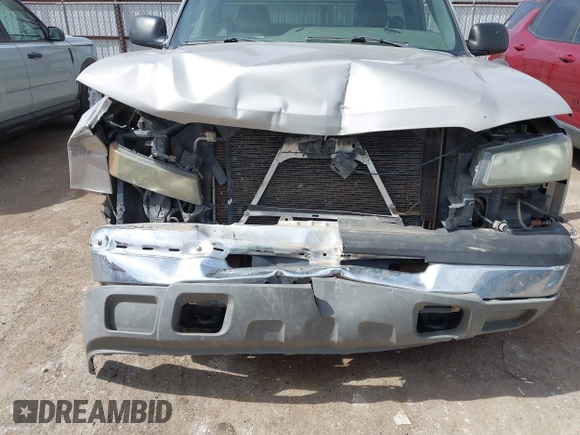 2005 Chevrolet Silverado 1500 Work Truck with VIN 1GCEC14X45Z106318, listed as a IAAI auction lot 41819033 with 153,997 mi miles. Bid and sale history available at carsss.com. Image 6.
