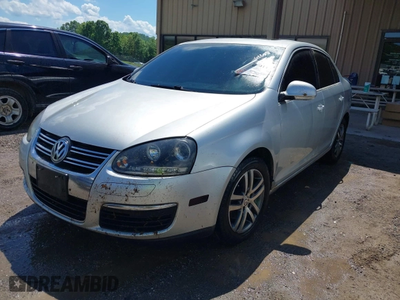 2008 Volkswagen Jetta SE z VIN 3VWRZ71K88M073886, wystawiony jako IAAI lot #42207911 z przebiegiem Nie podano mil oraz . Historia ofert i sprzedaży dostępna na DreamBid. Obrazek 2.
