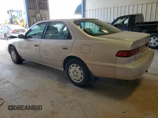 1999 Toyota Camry LE z VIN 4T1BG22K3XU392937, wystawiony jako Copart lot #57371225 z przebiegiem 187 793 mil mil oraz Szkoda całkowita • Salvage title. Historia ofert i sprzedaży dostępna na DreamBid. Obrazek 2.