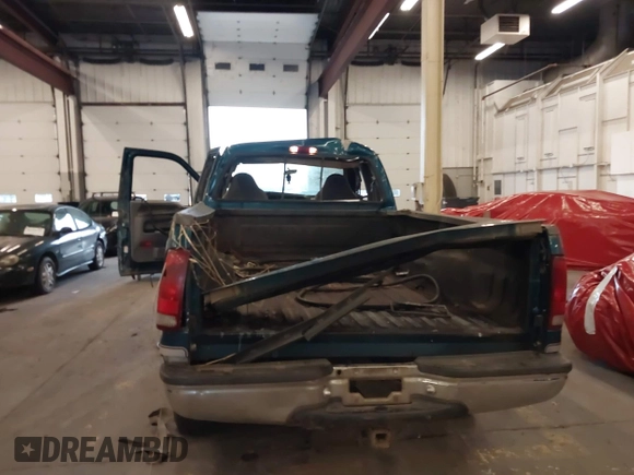 2000 Ford F-250 XL with VIN 1FTNX21F5YEE22098, listed as a IAAI auction lot 40899007 with 254,361 mi miles and . Bid and sale history available at DreamBid. Image 6.