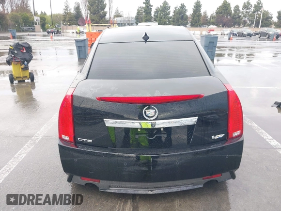 2013 Cadillac CTS-V z VIN 1G6DV5EP0D0102168, wystawiony jako IAAI lot #41791601 z przebiegiem Nie podano mil oraz . Historia ofert i sprzedaży dostępna na DreamBid. Obrazek 17.