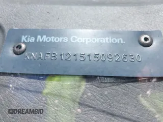 2001 Kia Sephia z VIN KNAFB121515092630, wystawiony jako IAAI lot #42361635 z przebiegiem 183 434 mil mil oraz . Historia ofert i sprzedaży dostępna na DreamBid. Obrazek 9.