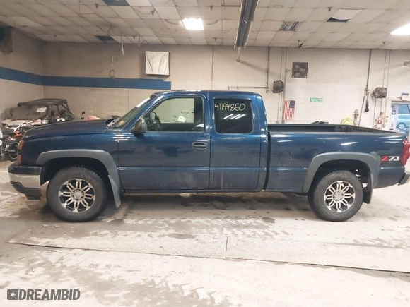 2007 Chevrolet Silverado 1500 Classic LT3 with VIN 2GCEK19B371109903, listed as a IAAI auction lot 41194860 with 184,284 mi miles. Bid and sale history available at carsss.com. Image 12.