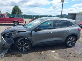 2022 Ford Escape SE с VIN 1FMCU0G64NUB96239, выставлен на аукционе IAAI как лот 42337405 с пробегом 29 199 миль миль и . История ставок и продаж доступна на DreamBid. Изображение 15.