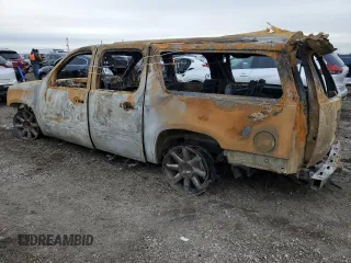2010 GMC Yukon XL z VIN 1GKUCMEF0AR200343, wystawiony jako Copart lot #44949795 z przebiegiem Nie podano mil oraz Nie do naprawy. Historia ofert i sprzedaży dostępna na DreamBid. Obrazek 2.