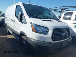 2019 Ford Transit z VIN 1FTYE1YM2KKA11865, wystawiony jako IAAI lot #42057856 z przebiegiem 71 214 mil mil oraz . Historia ofert i sprzedaży dostępna na DreamBid. Obrazek 1.