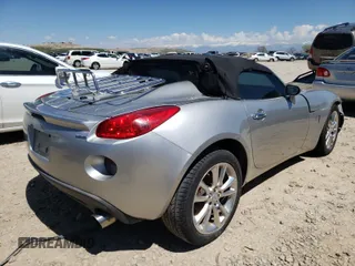 2007 Pontiac Solstice GXP z VIN 1G2MG35X07Y135497, wystawiony jako Copart lot #41842171 z przebiegiem 104 155 mil mil oraz Szkoda całkowita • Salvage title. Historia ofert i sprzedaży dostępna na DreamBid. Obrazek 4.