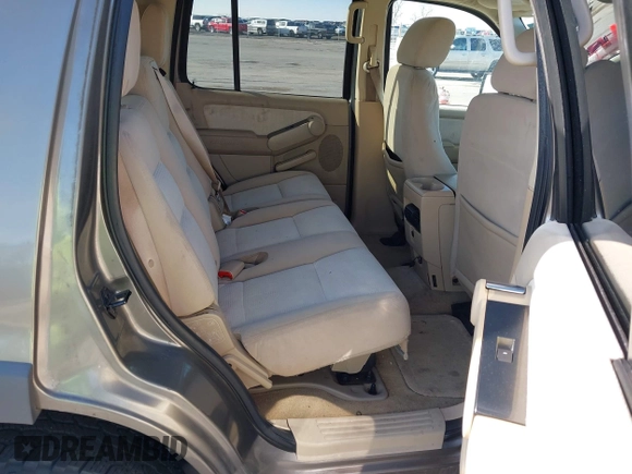 2006 Ford Explorer XLT with VIN 1FMEU73E66UB73562, listed as a IAAI auction lot 41923362 with 157,899 mi miles. Bid and sale history available at carsss.com. Image 8.
