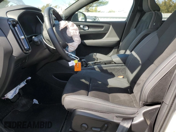 2023 Volvo C40 Plus с VIN YV4ED3GL3P2059521, выставлен на аукционе Copart как лот 54053395 с пробегом 24 902 миль миль и Списание • Salvage title. История ставок и продаж доступна на DreamBid. Изображение 7.