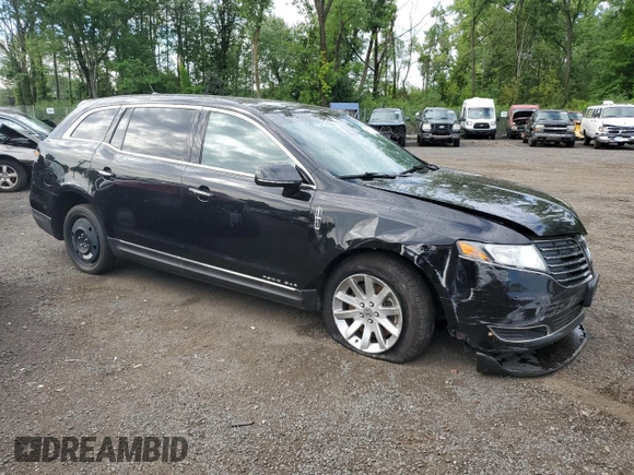 2019 Lincoln MKT with VIN 2LMHJ5NK1KBL04267, listed as a Copart auction lot 60502454 with Not Provided miles and Salvage Title. Bid and sale history available at DreamBid. Image 4.