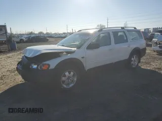 2001 Volvo V70 with VIN YV1SZ58D011006552, listed as a Copart auction lot 47091045 with 131,148 mi miles and Salvage Title. Bid and sale history available at carsss.com. Image 1.