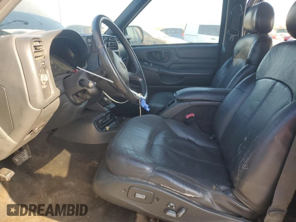 2000 Chevrolet Blazer LT z VIN 1GNDT13W9Y2135306, wystawiony jako Copart lot #47902155 z przebiegiem 152 008 mil mil oraz Szkoda całkowita • Salvage title. Historia ofert i sprzedaży dostępna na DreamBid. Obrazek 7.