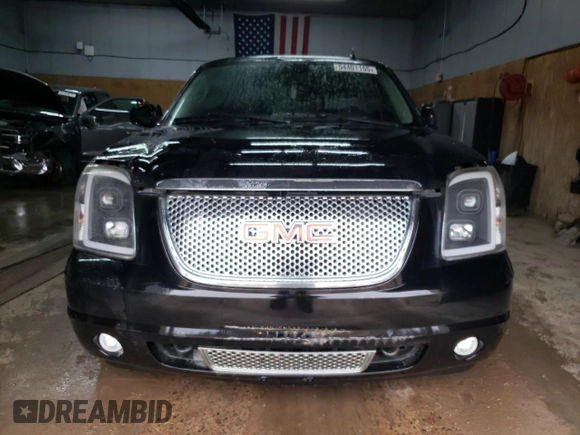 2013 GMC Yukon Denali z VIN 1GKS2EEFXDR200614, wystawiony jako Copart lot #54401155 z przebiegiem 178 481 mil mil oraz Czysty tytuł • Clean title. Historia ofert i sprzedaży dostępna na DreamBid. Obrazek 5.