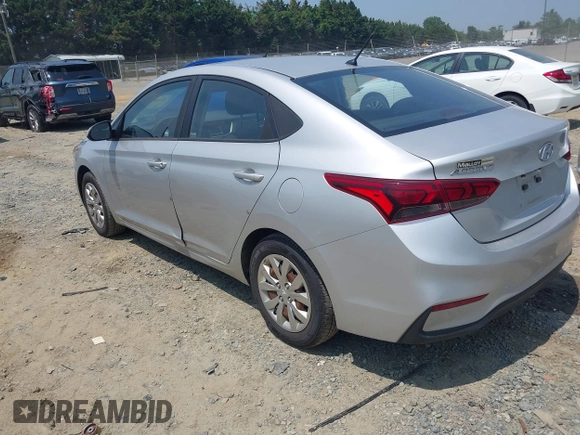 2018 Hyundai Accent SEL z VIN 3KPC24A35JE034306, wystawiony jako IAAI lot #42505216 z przebiegiem 53 999 mil mil oraz . Historia ofert i sprzedaży dostępna na DreamBid. Obrazek 3.