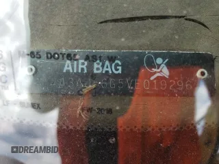 1997 Mitsubishi Galant ES z VIN 4A3AJ56G5VE019296, wystawiony jako Copart lot #56047635 z przebiegiem 87 533 mil mil oraz Szkoda całkowita • Salvage title. Historia ofert i sprzedaży dostępna na DreamBid. Obrazek 12.