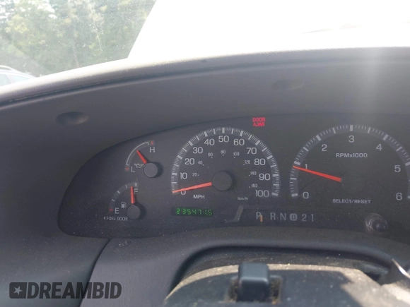 2000 Ford F-150 XL with VIN 1FTRX18L1YNA13975, listed as a IAAI auction lot 42397187 with 235,471 mi miles and . Bid and sale history available at DreamBid. Image 15.