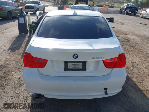 2011 BMW 3 Series 328i with VIN WBAPH5G58BNM73752, listed as a IAAI auction lot 41871258 with 120,822 mi miles and . Bid and sale history available at DreamBid. Image 15.