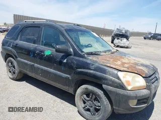 2005 Kia Sportage LX with VIN KNDJF723057061348, listed as a IAAI auction lot 42110933 with 183,490 mi miles and . Bid and sale history available at carsss.com. Image 1.