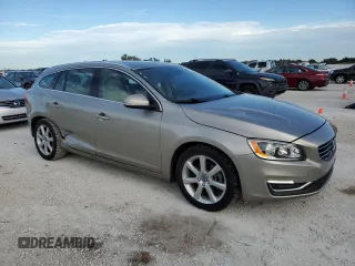 2016 Volvo V60 T5 Drive-E Premier with VIN YV140MEK8G1298167, listed as a Copart auction lot 71260243 with 87,826 mi miles. Bid and sale history available at carsss.com. Image 4.
