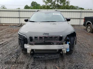 2023 Jeep Cherokee Altitude Lux z VIN 1C4PJMMB4PD100846, wystawiony jako Copart lot #56038145 z przebiegiem 9 567 mil mil oraz Szkoda całkowita • Salvage title. Historia ofert i sprzedaży dostępna na DreamBid. Obrazek 5.
