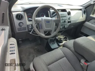 2010 Ford F-150 XL z VIN 1FTEX1EW8AFD60068, wystawiony jako Copart lot #60748165 z przebiegiem 161 662 mil mil oraz Czysty tytuł • Clean title. Historia ofert i sprzedaży dostępna na DreamBid. Obrazek 8.