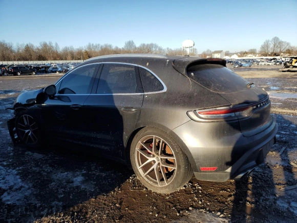 2022 Porsche Macan S z VIN WP1AG2A57NLB20467, wystawiony jako Copart lot #42649085 z przebiegiem Nie podano mil oraz Czysty tytuł • Clean title. Historia ofert i sprzedaży dostępna na DreamBid. Obrazek 2.