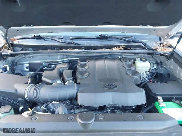 2018 Toyota 4Runner SR5 with VIN JTEBU5JR3J5516327, listed as a IAAI auction lot 41193563 with 131,024 mi miles. Bid and sale history available at carsss.com. Image 10.