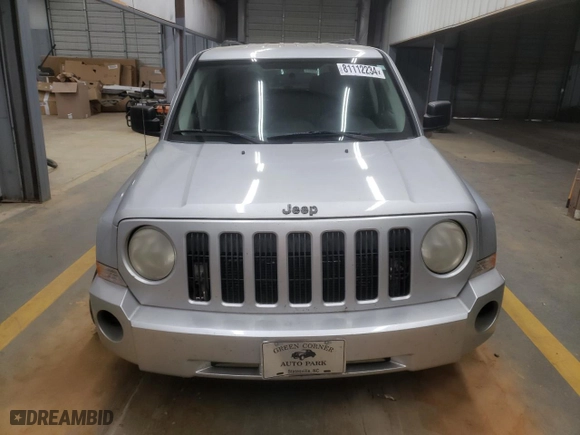2010 Jeep Patriot Sport with VIN 1J4NT2GA7AD519672, listed as a Copart auction lot 81112234 with 237,483 mi miles and Clean Title. Bid and sale history available at carsss.com. Image 5.