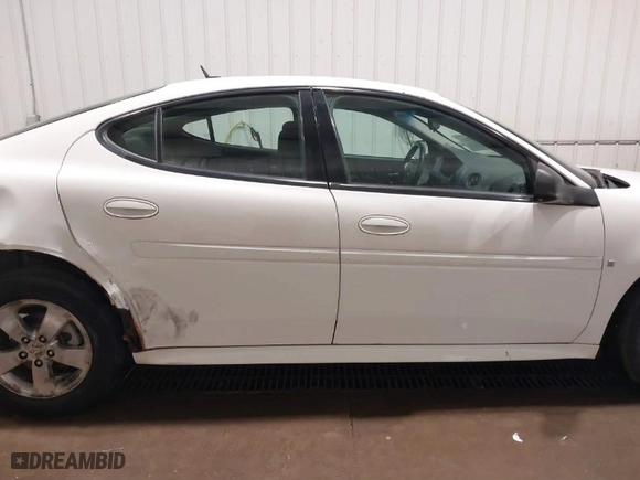 2007 Pontiac Grand Prix with VIN 2G2WP552X71147152, listed as a IAAI auction lot 40641194 with NaN miles. Bid and sale history available at carsss.com. Image 14.
